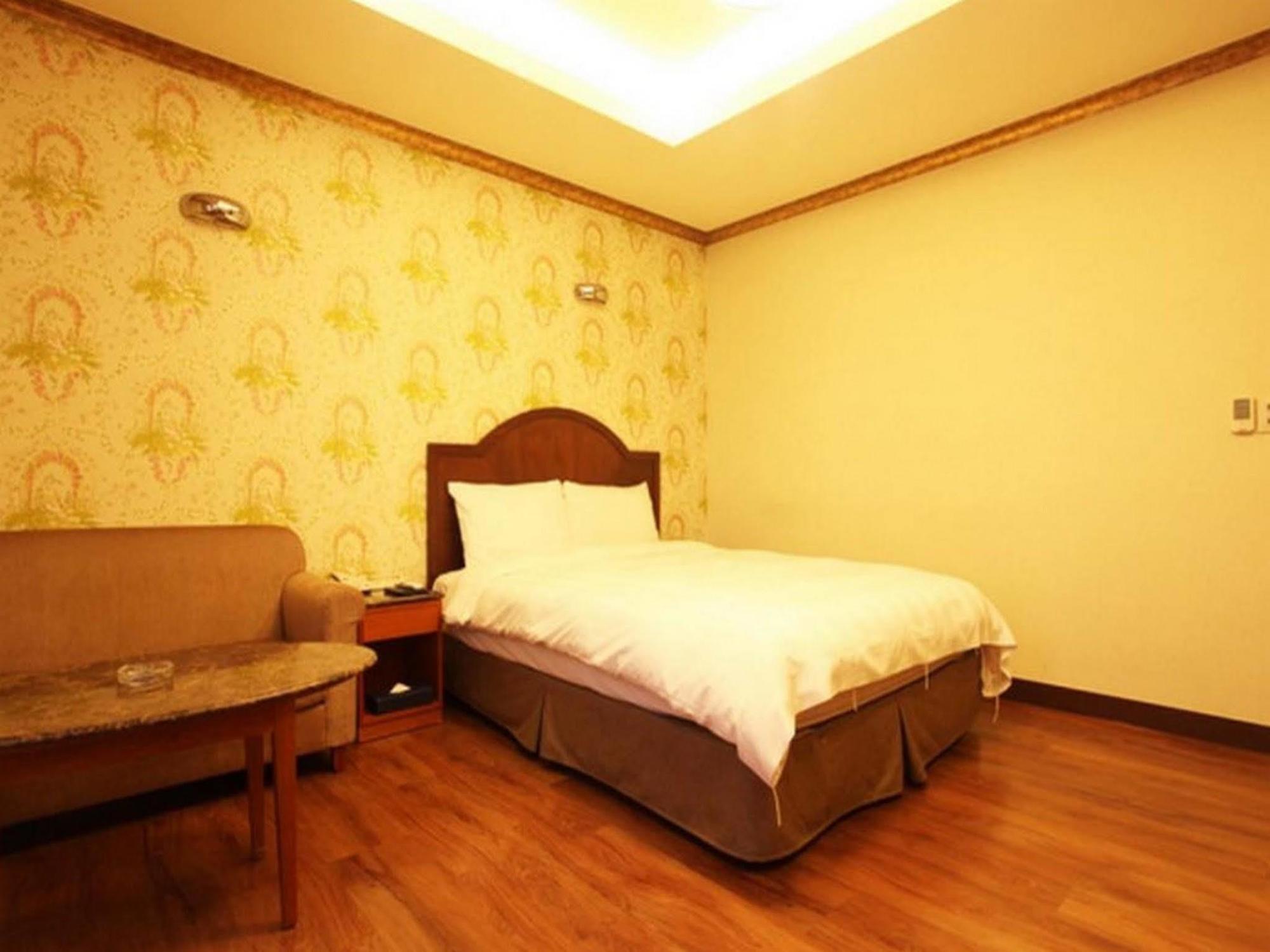 Karak Tourist Hotel Seoul Exterior photo